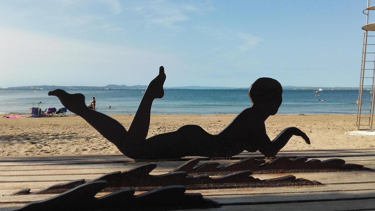 Appartement Premiere Ligne De Mer Avec Piscine Rosas Exteriör bild