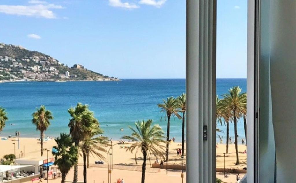 Appartement Premiere Ligne De Mer Avec Piscine Rosas Exteriör bild
