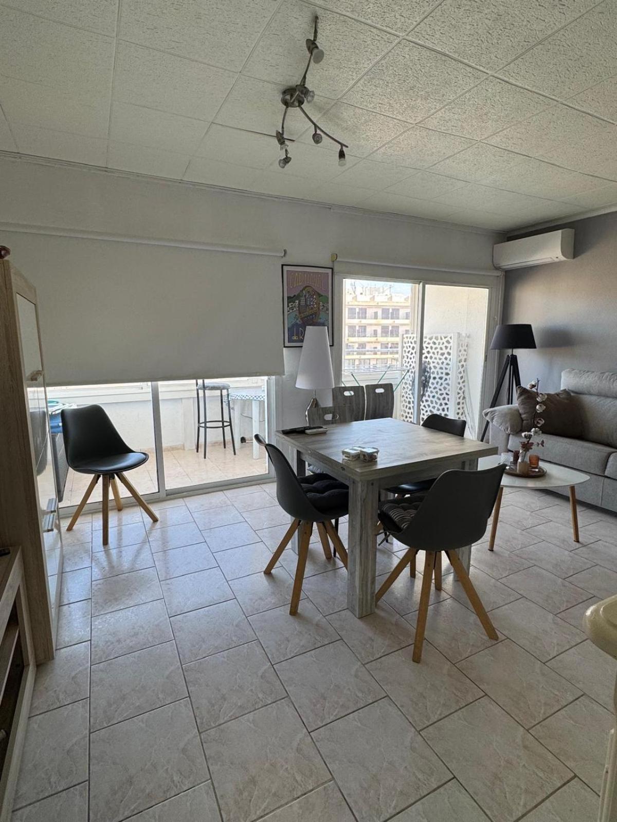 Appartement Premiere Ligne De Mer Avec Piscine Rosas Exteriör bild