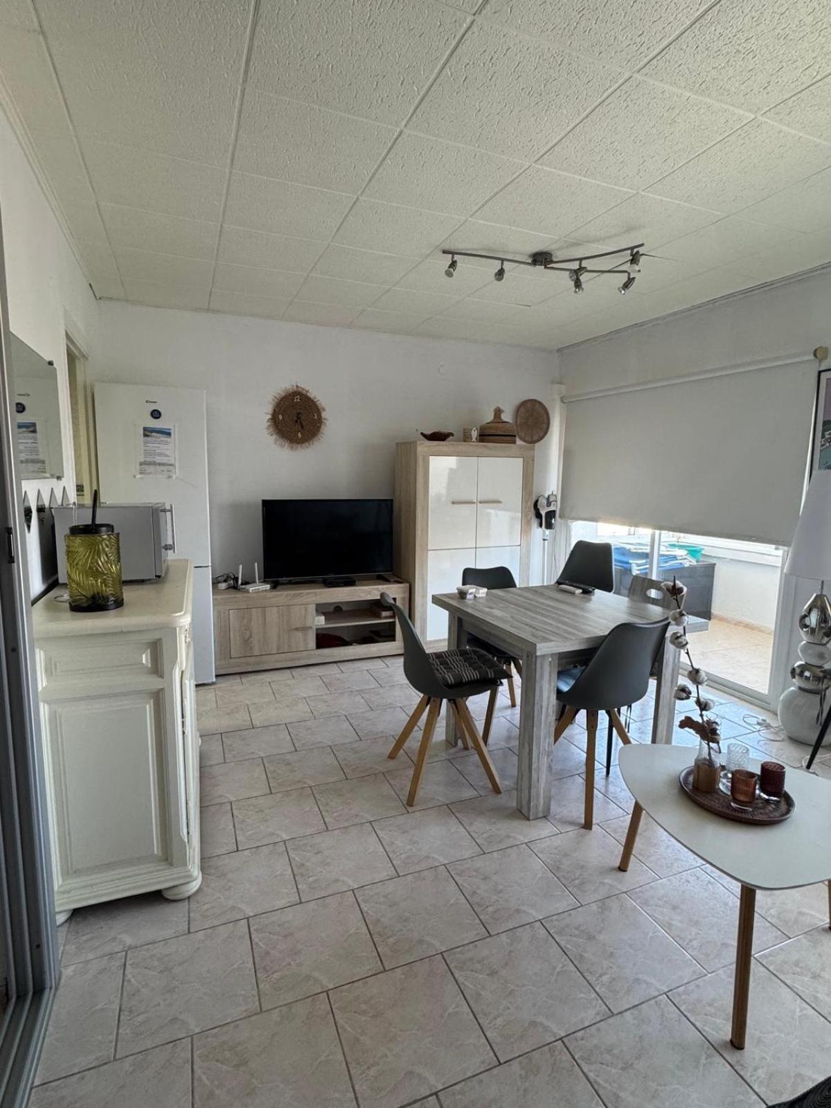 Appartement Premiere Ligne De Mer Avec Piscine Rosas Exteriör bild